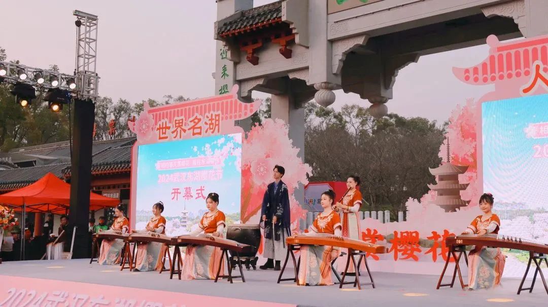 湖北省中青旅 | 超级高能的东湖樱花节开幕啦！